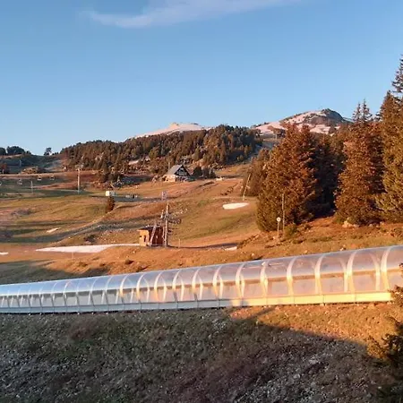 Aux Pieds Des Pistes Roche Beranger Apartment